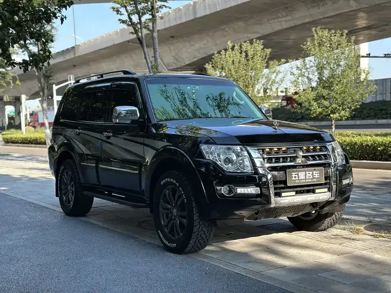 Mitsubishi Pajero (Import) 3.0 L Auto Luxury
