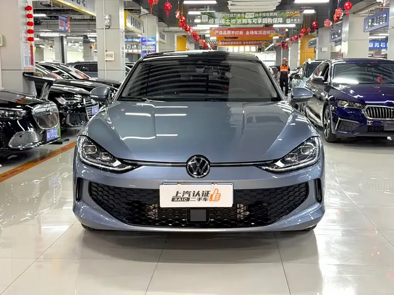 Volkswagen Lamando Lamando L 280 TSI DSG Dazzle Hot