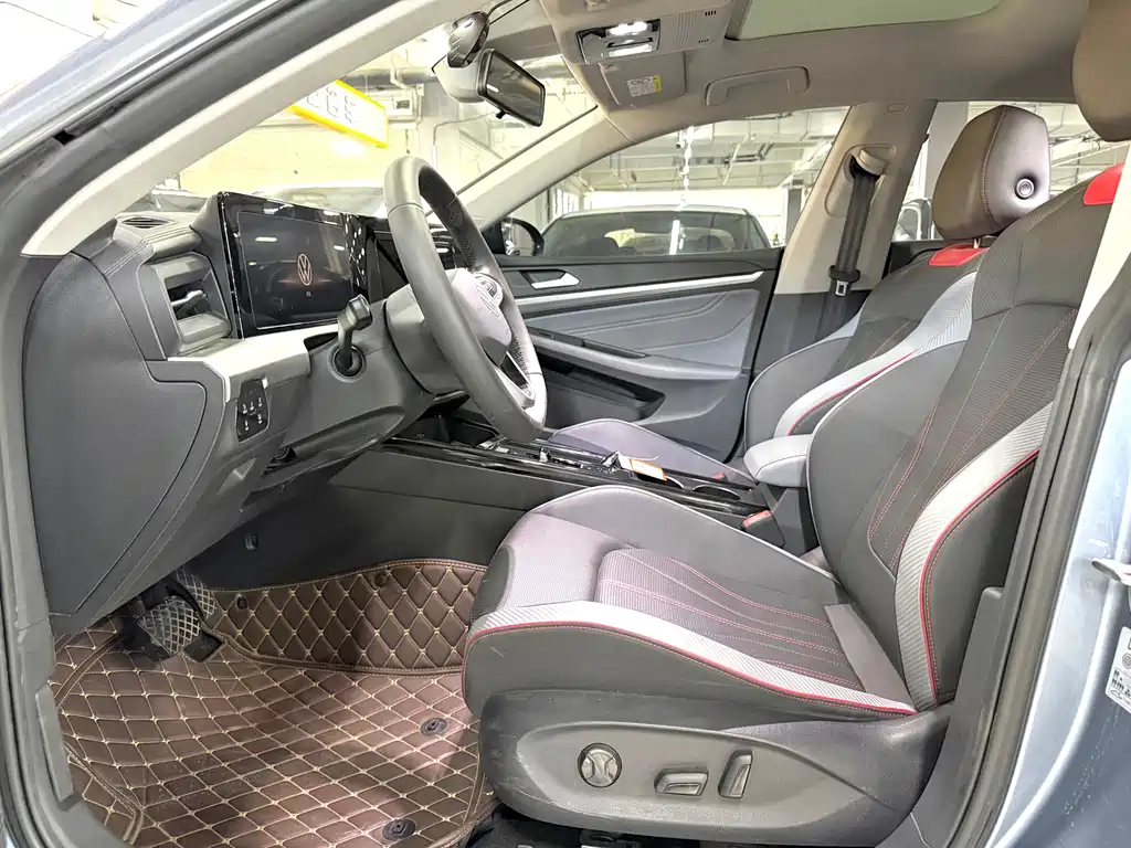 Lamando Lamando L 280 TSI DSG Dazzle Hot