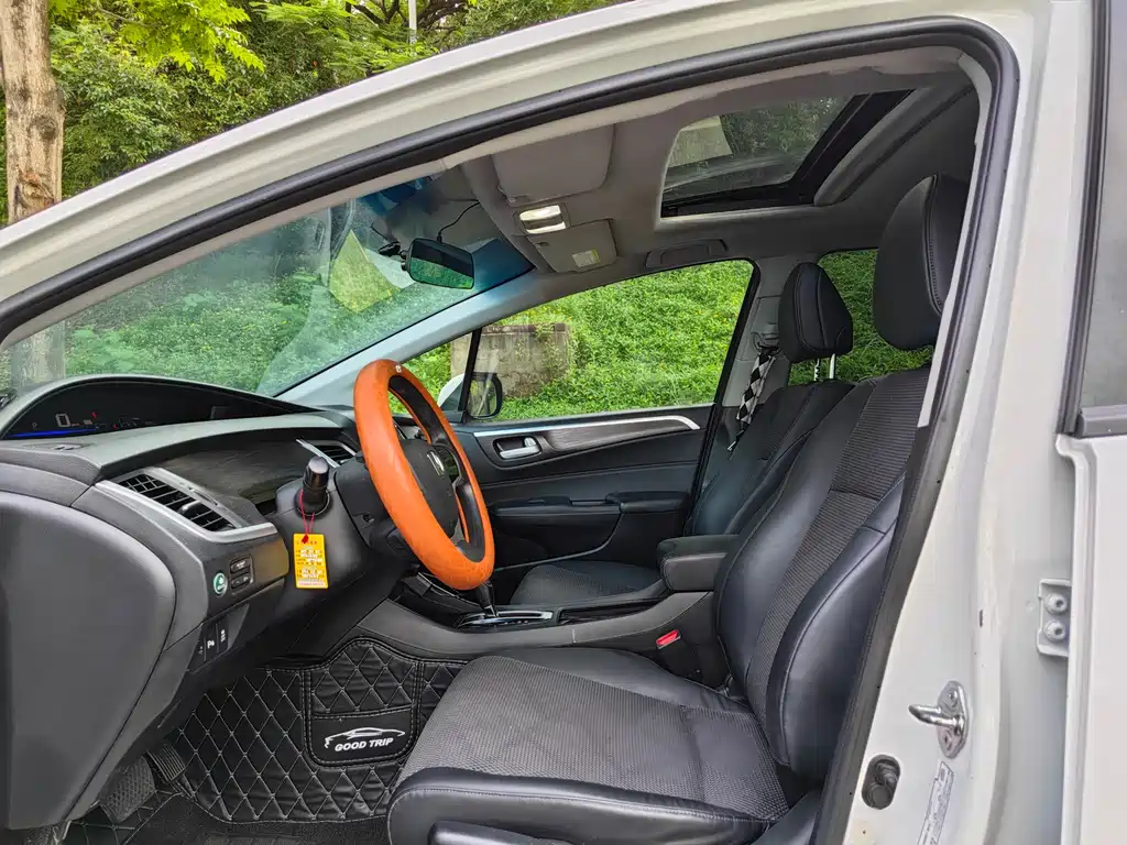 Jade 1.8 L Auto Comfort Elite 5-seat