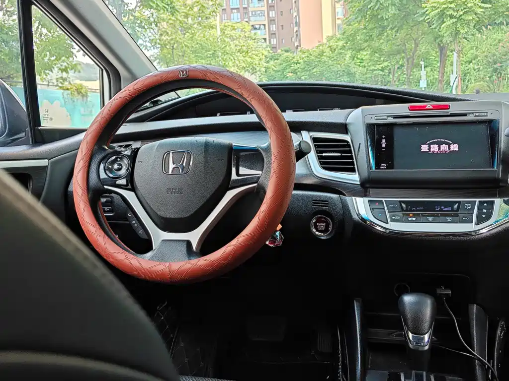 Jade 1.8 L Auto Comfort Elite 5-seat