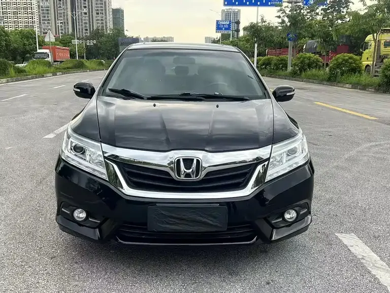Honda Crider 1.8 L Auto Luxury