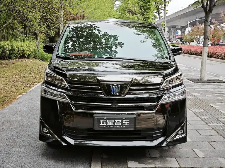 Toyota Vellfire Crown Dual Engine 2.5 L HV Distinguished