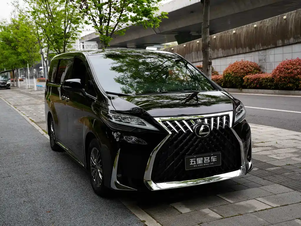 Vellfire Crown Dual Engine 2.5 L HV Distinguished