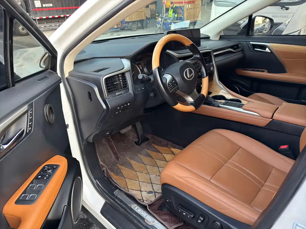 Lexus RX Facelift 450 hL 4 WD Distinguished 6-seat