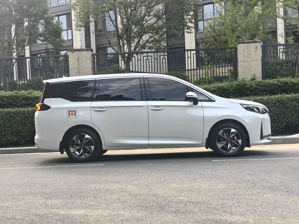 GAC Trumpchi M6 PRO 270 T DCT Luxury