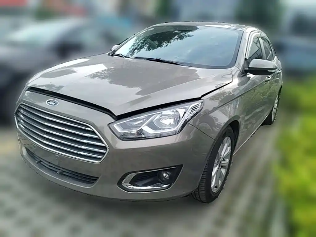 Escort 1.5 L Auto Fashion