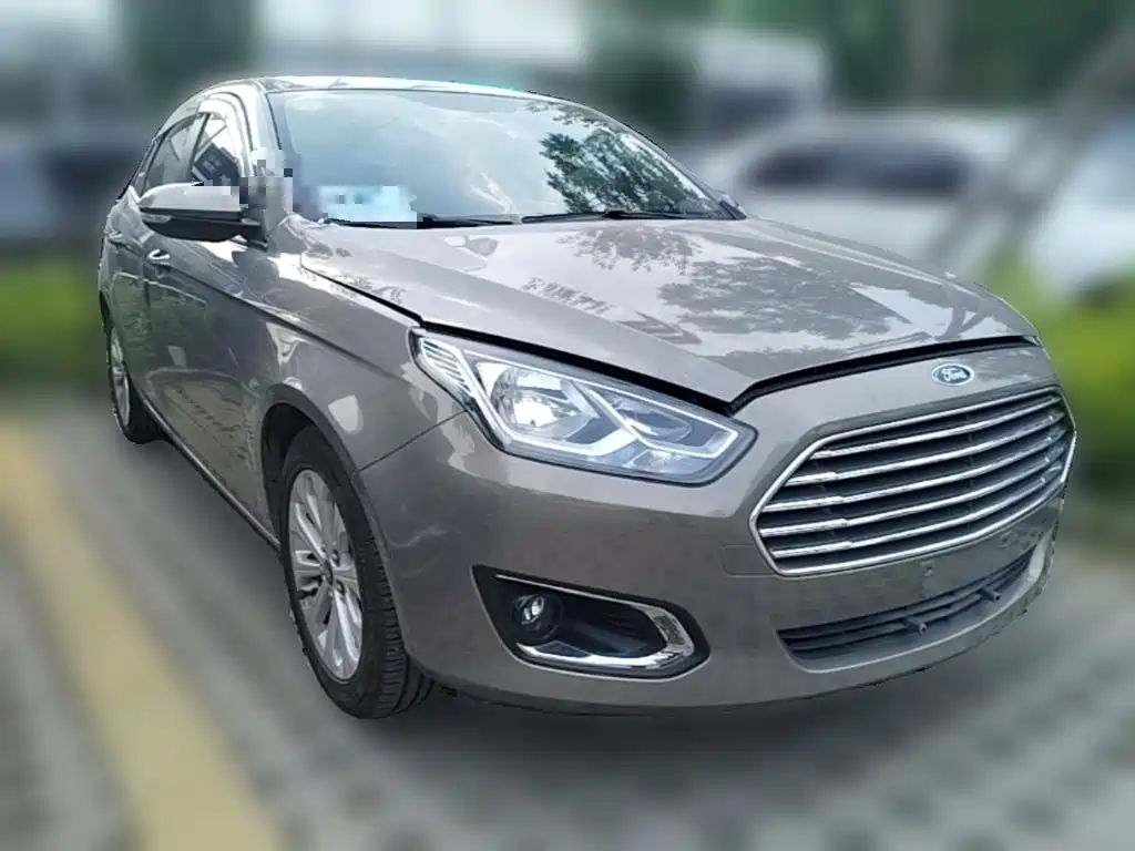Escort 1.5 L Auto Fashion