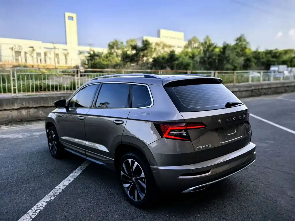 Karoq TSI280 Luxury Enjoyment