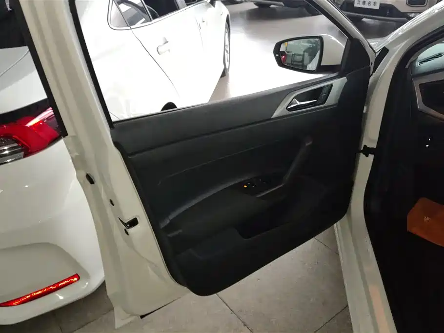 Polo Plus 1.5 L Auto Joyful Living