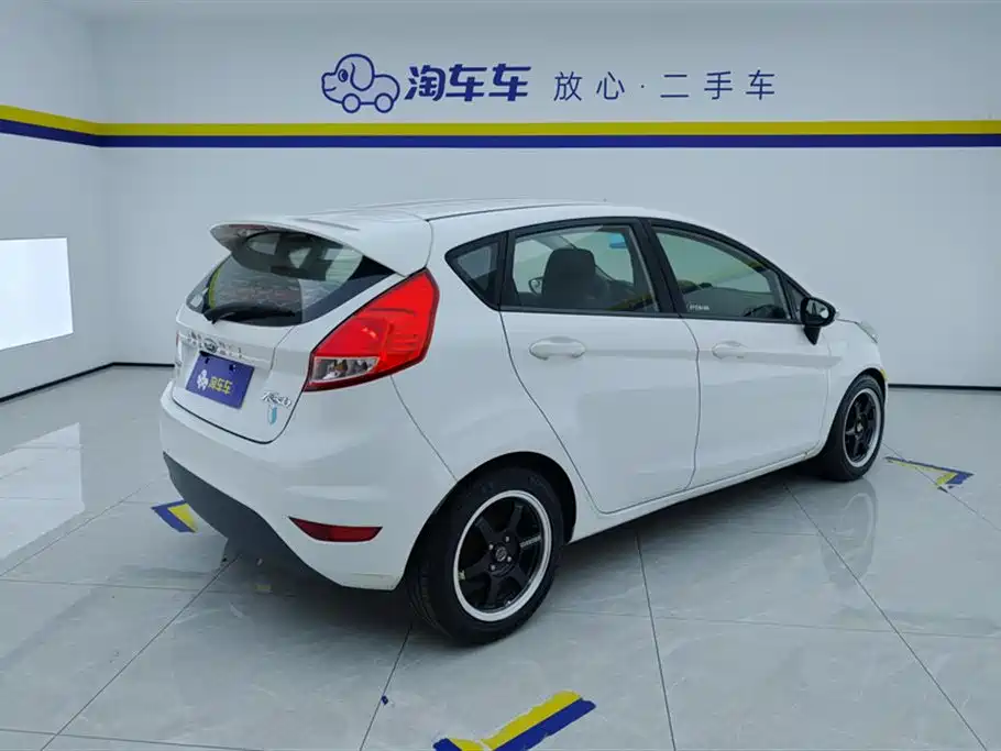 Fiesta Hatchback 1.5 L Manual Style