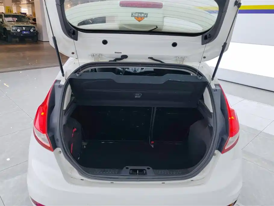Fiesta Hatchback 1.5 L Manual Style