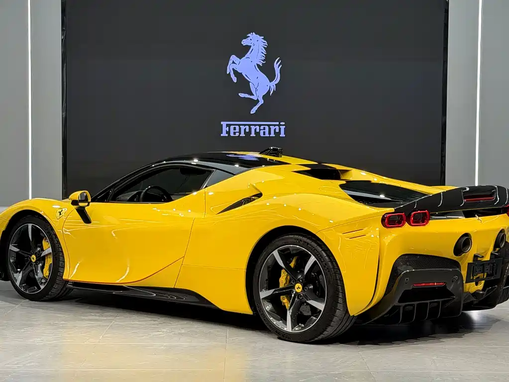 SF90 3.9 T V8 Stradale