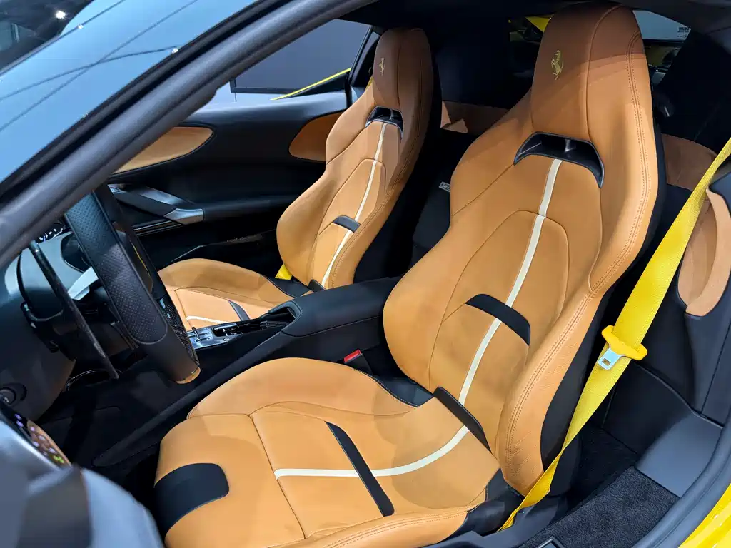 SF90 3.9 T V8 Stradale