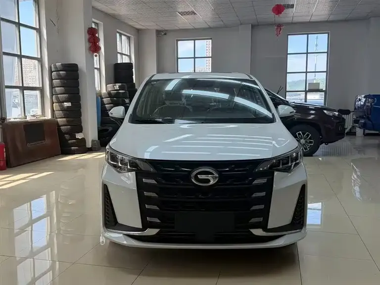 GAC Trumpchi M6 270 T DCT Luxury (7-seat)