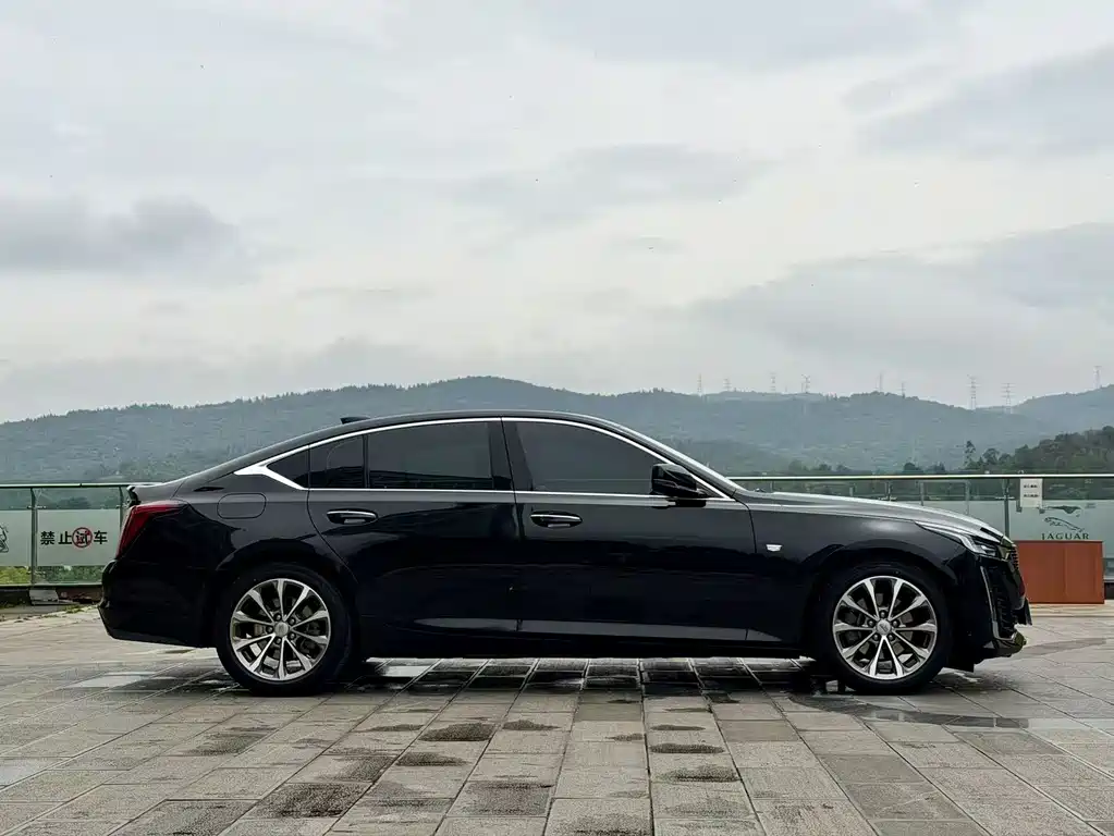 Cadillac CT5 28 T Luxury