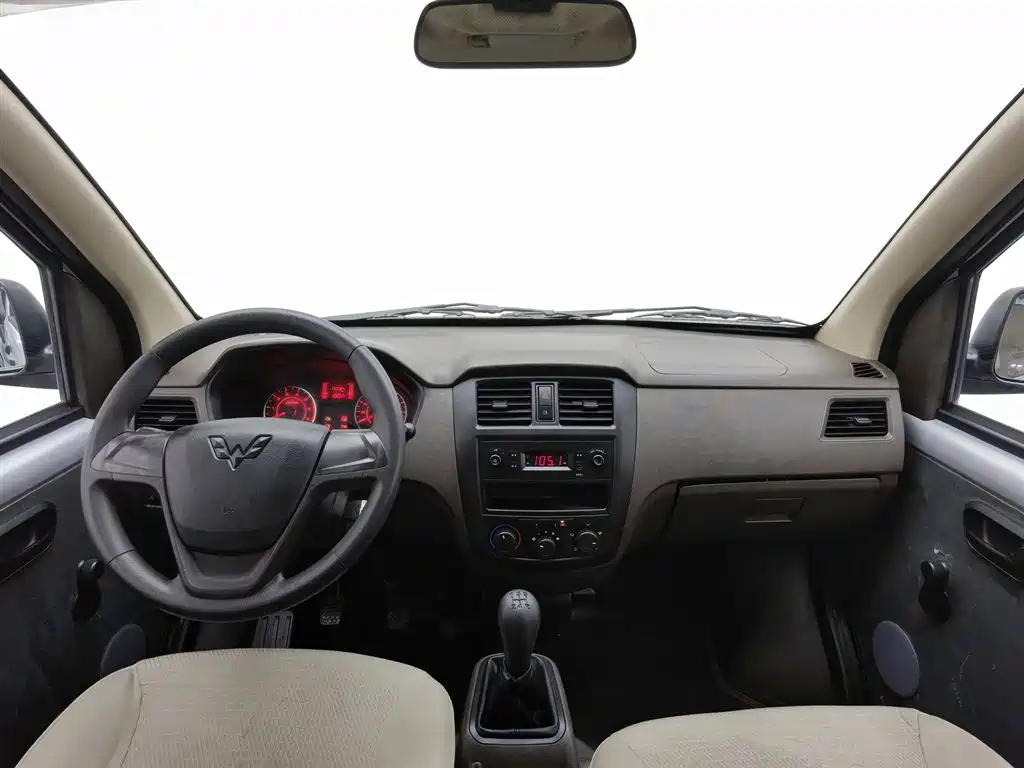 Wuling Rongguang S 1.5 L Basic 5 7-seat