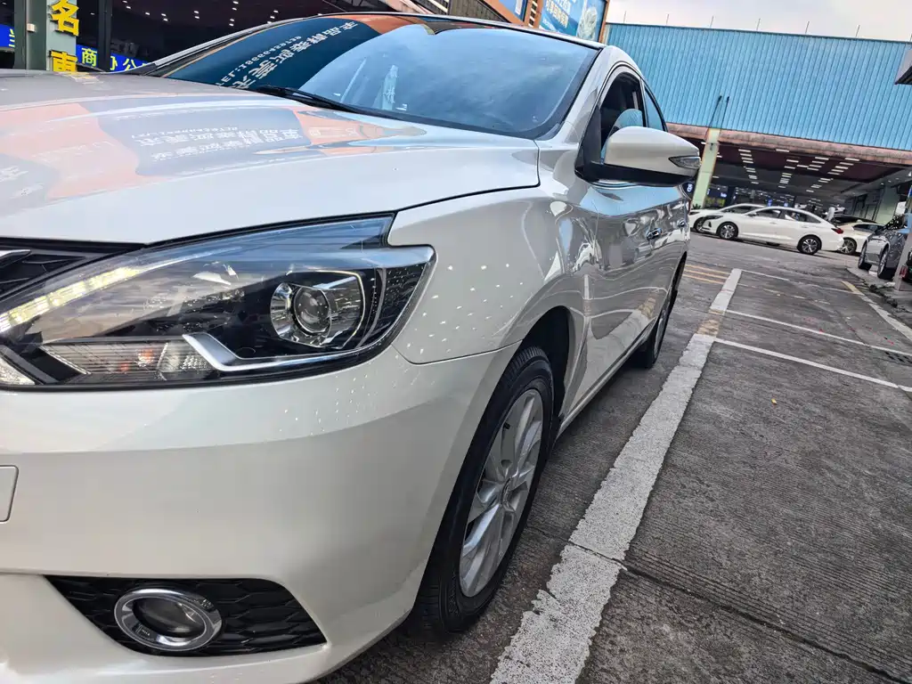 Sylphy 1.6 XV CVT Connected Premium CN-VI