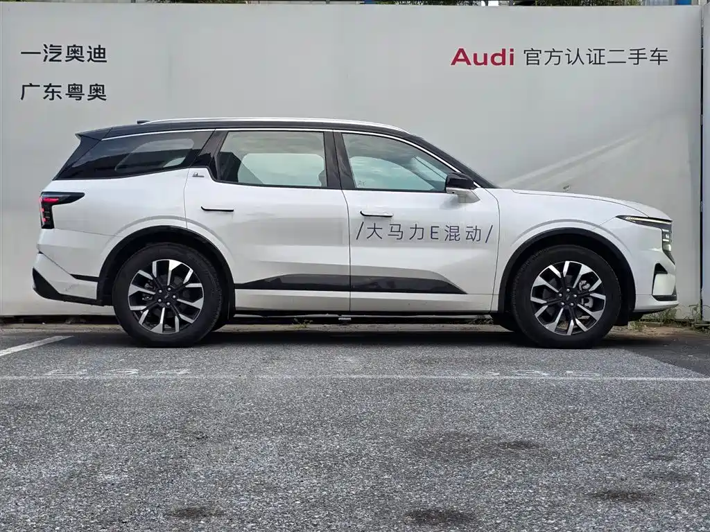 Edge Edge L 2.0 T EcoBoost E Hybrid 4 WD 7-seat Supreme