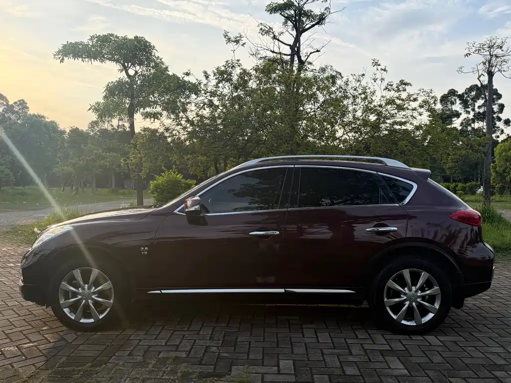 Infiniti QX50 2.5 L Comfort