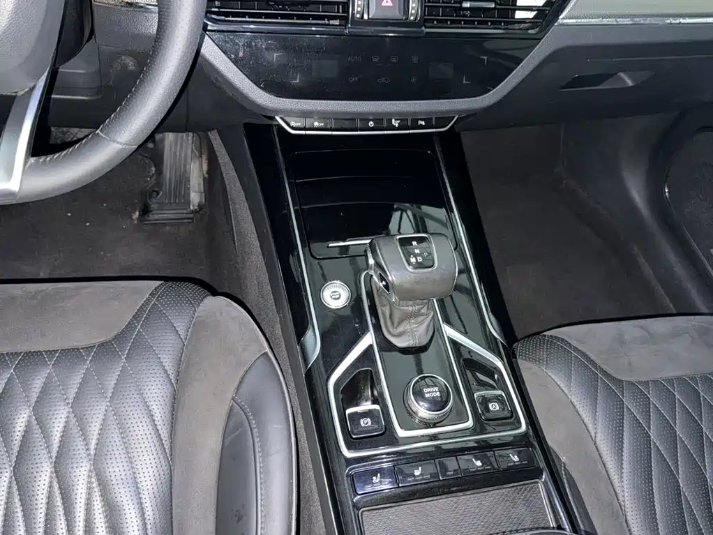 Hongqi HS5 Facelift 2.0 T Connected Flagship Enjoyment