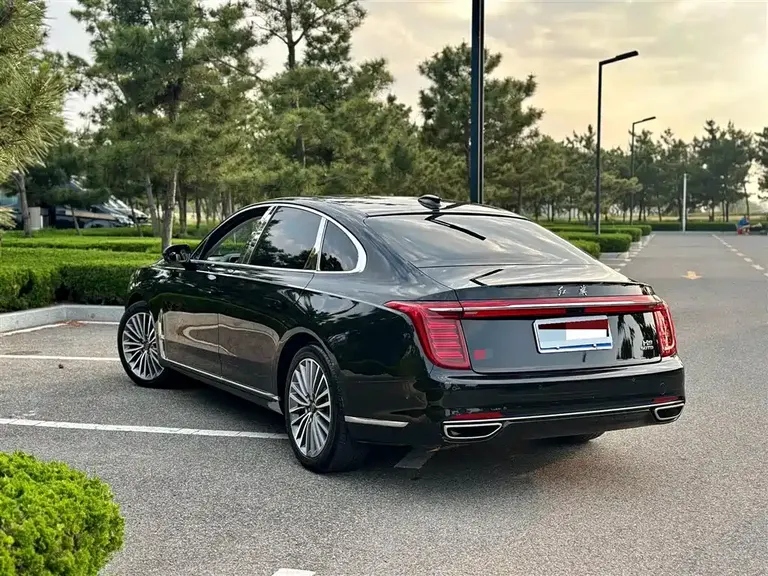 Hongqi H9 3.0 T Connected Flagship