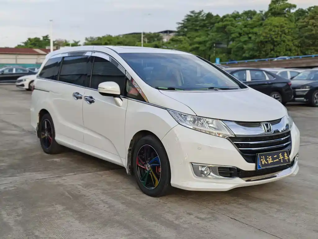 Odyssey 2.4 L Luxury