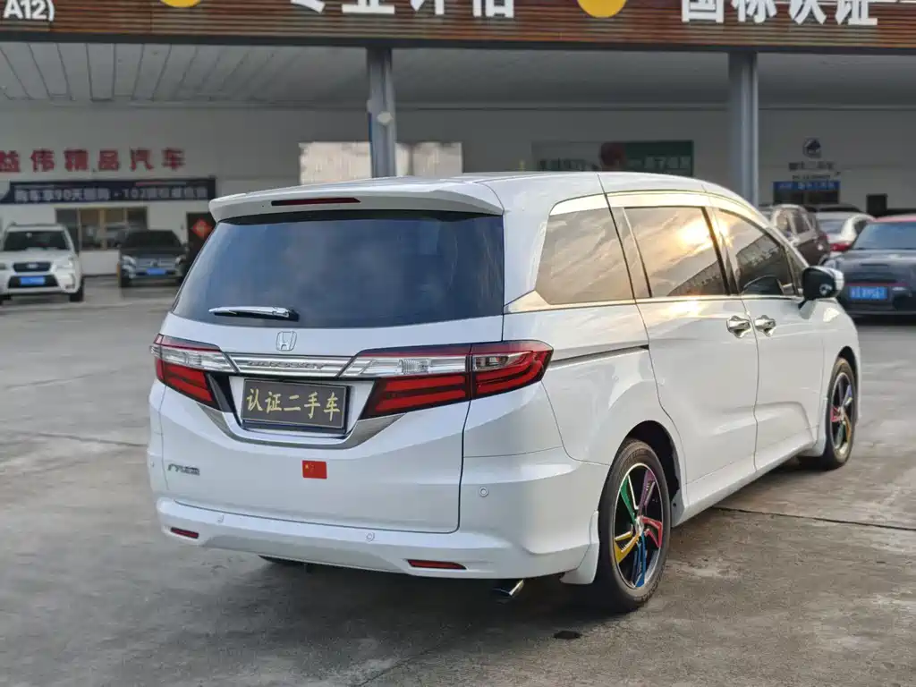 Odyssey 2.4 L Luxury
