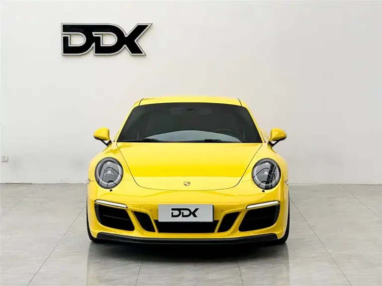 Porsche 911 Carrera 4 GTS 3.0 T