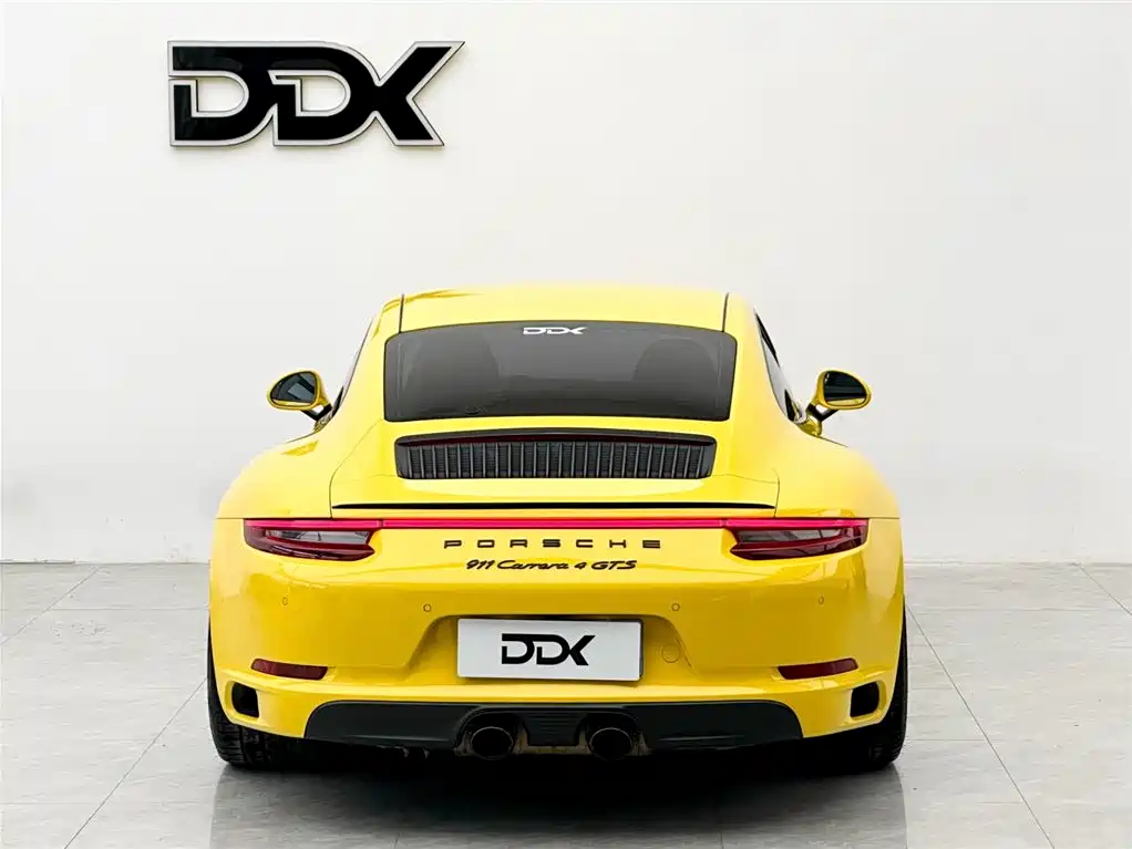 Porsche 911 Carrera 4 GTS 3.0 T