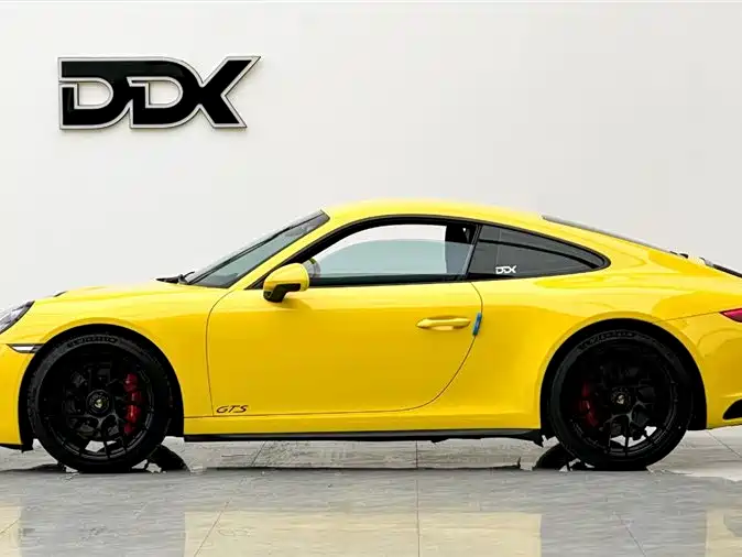 Porsche 911 Carrera 4 GTS 3.0 T
