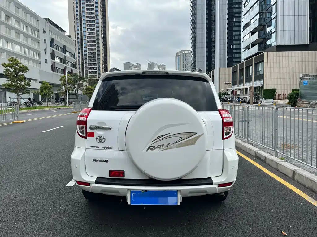 RAV4 2.0 L Auto Classic