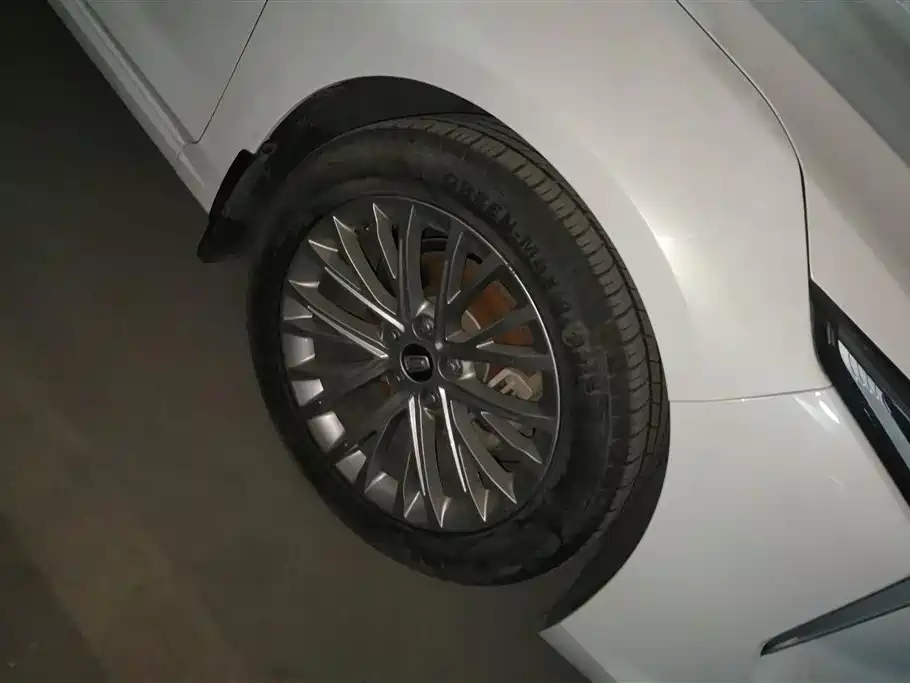 Besturn B70 3 rd Gen 1.5 T Auto Joy