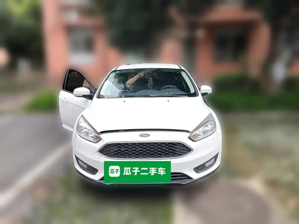 Focus Hatchback 1.6 L Auto Comfort