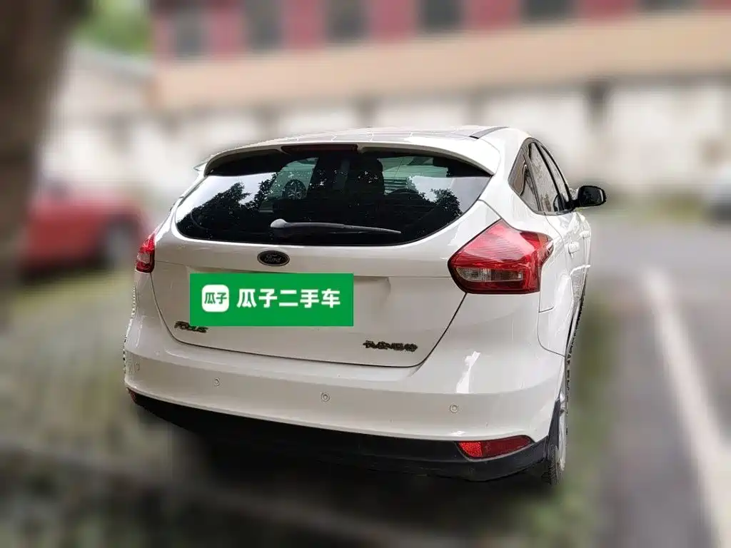 Focus Hatchback 1.6 L Auto Comfort