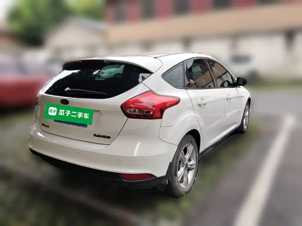 Focus Hatchback 1.6 L Auto Comfort
