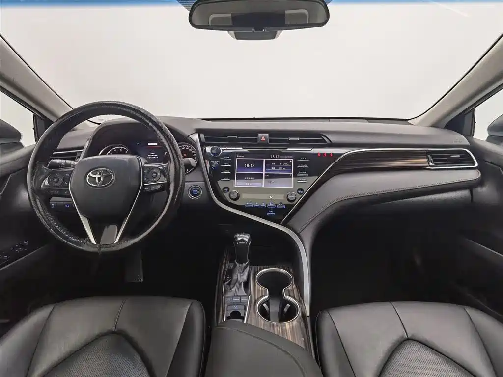 Camry 2.5 G Luxury