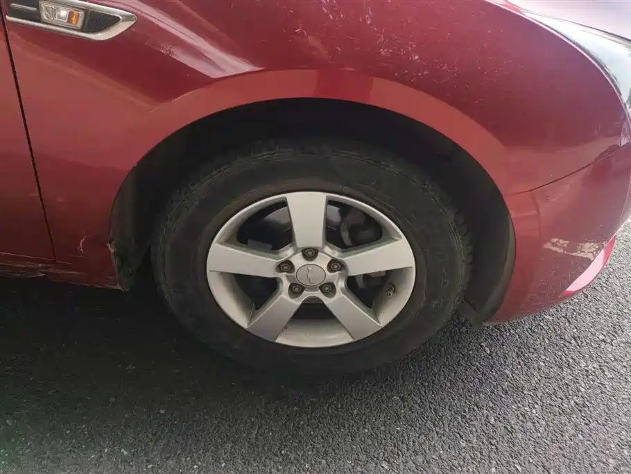 Cruze 1.6 L SL MT