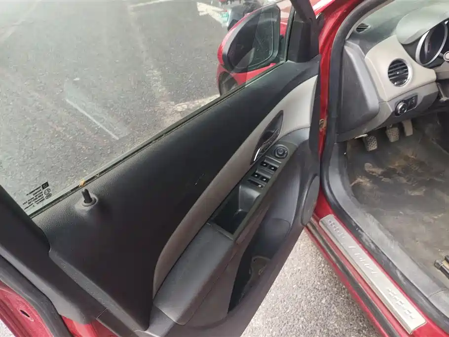 Cruze 1.6 L SL MT