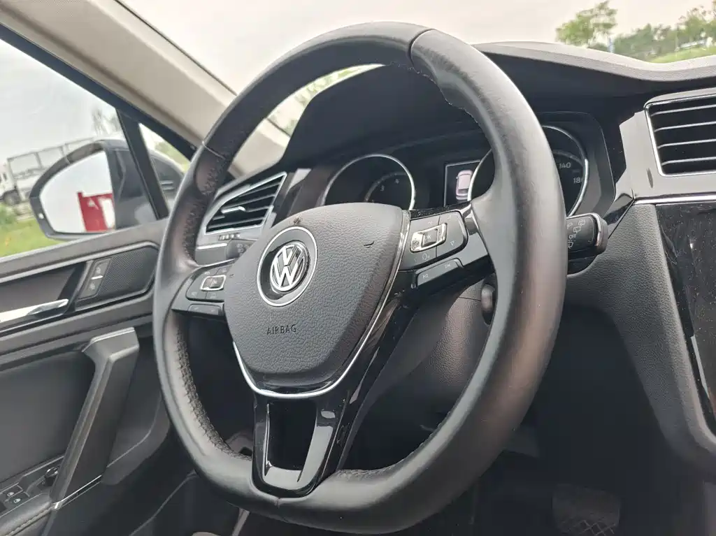 Tiguan L 330 TSI Auto 2 WD Flagship