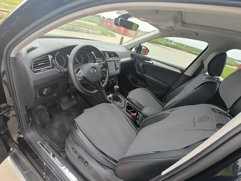 Tiguan L 330 TSI Auto 2 WD Flagship