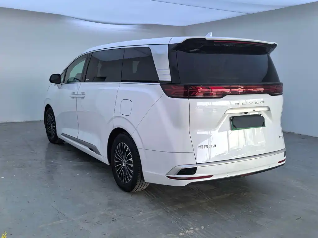 Denza D9 DM-i 1050 Premium