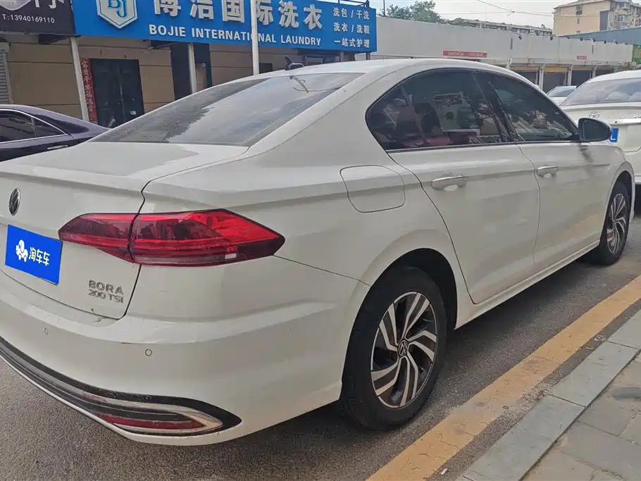 Bora 200 TSI DSG Joy Travel