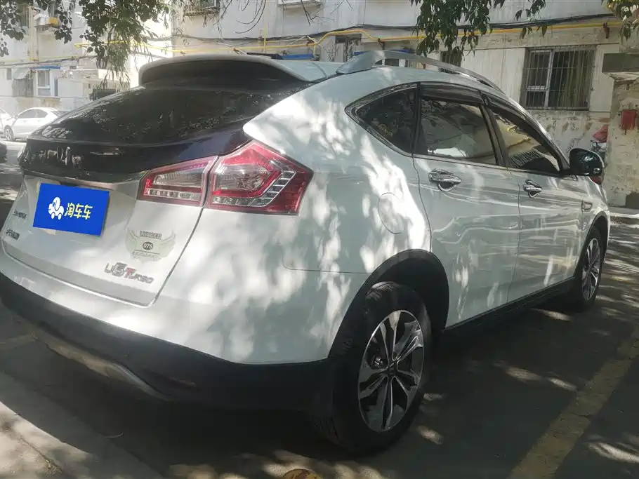 URX 6 SUV 2.0 T Smart Supreme