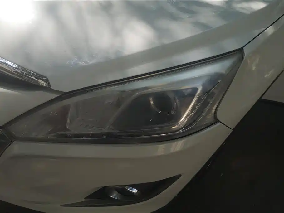 URX 6 SUV 2.0 T Smart Supreme