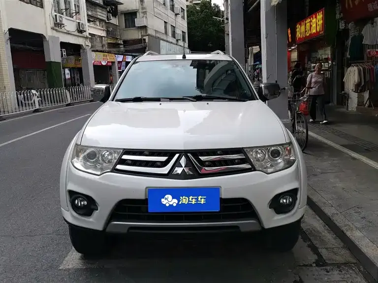 Mitsubishi Pajero Sport 3.0 L Auto 4 WD Flagship