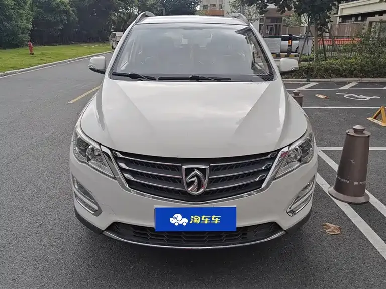 Baojun 560 宝骏560 2016款 1.8 L 手动精英型