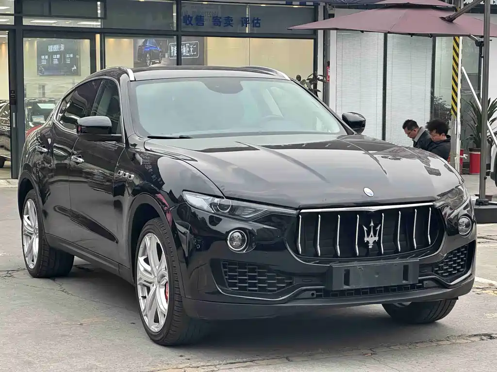 Levante 3.0 T Standard