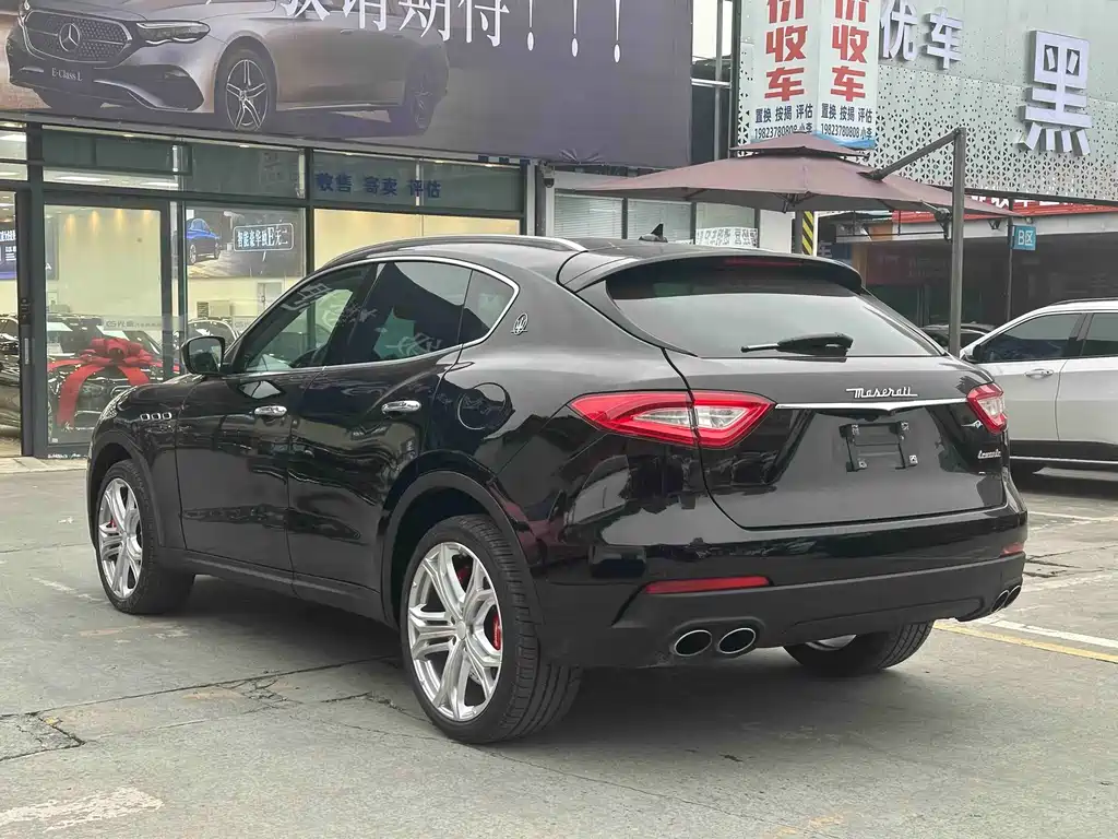 Levante 3.0 T Standard