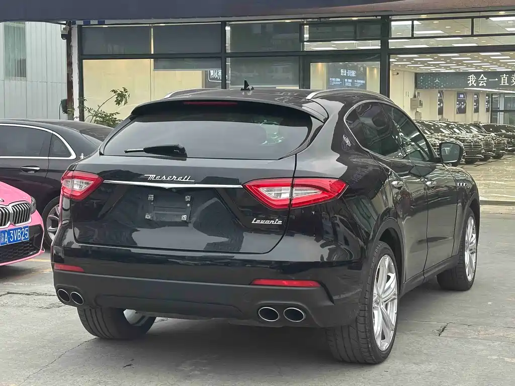 Levante 3.0 T Standard